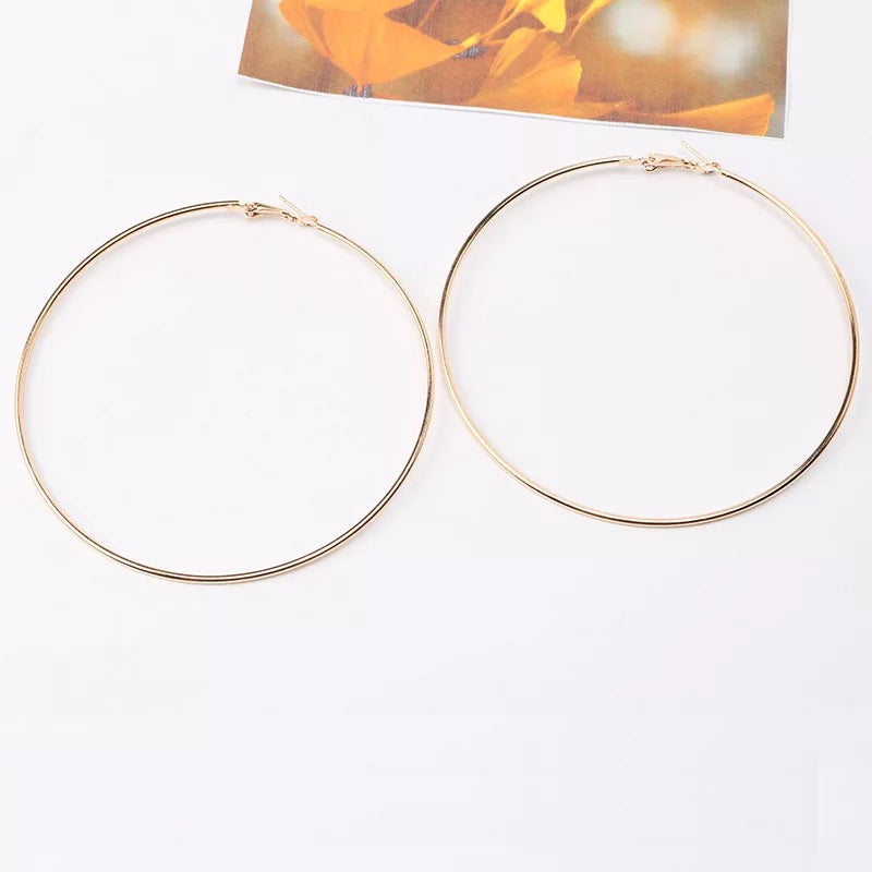 QEMB 01 Boucles d'oreilles en forme d'hyperbole pour femmes hyperbole shape earrings for women, large smooth circle, gold metal, high quality, grand cercle lisse, en métal doré, de haute qualité